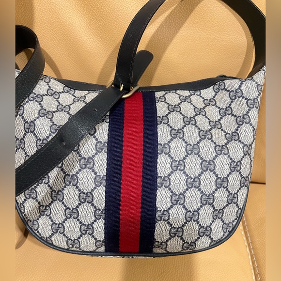 Gucci
Ophidia Hobo handbag - Picture 3 of 11